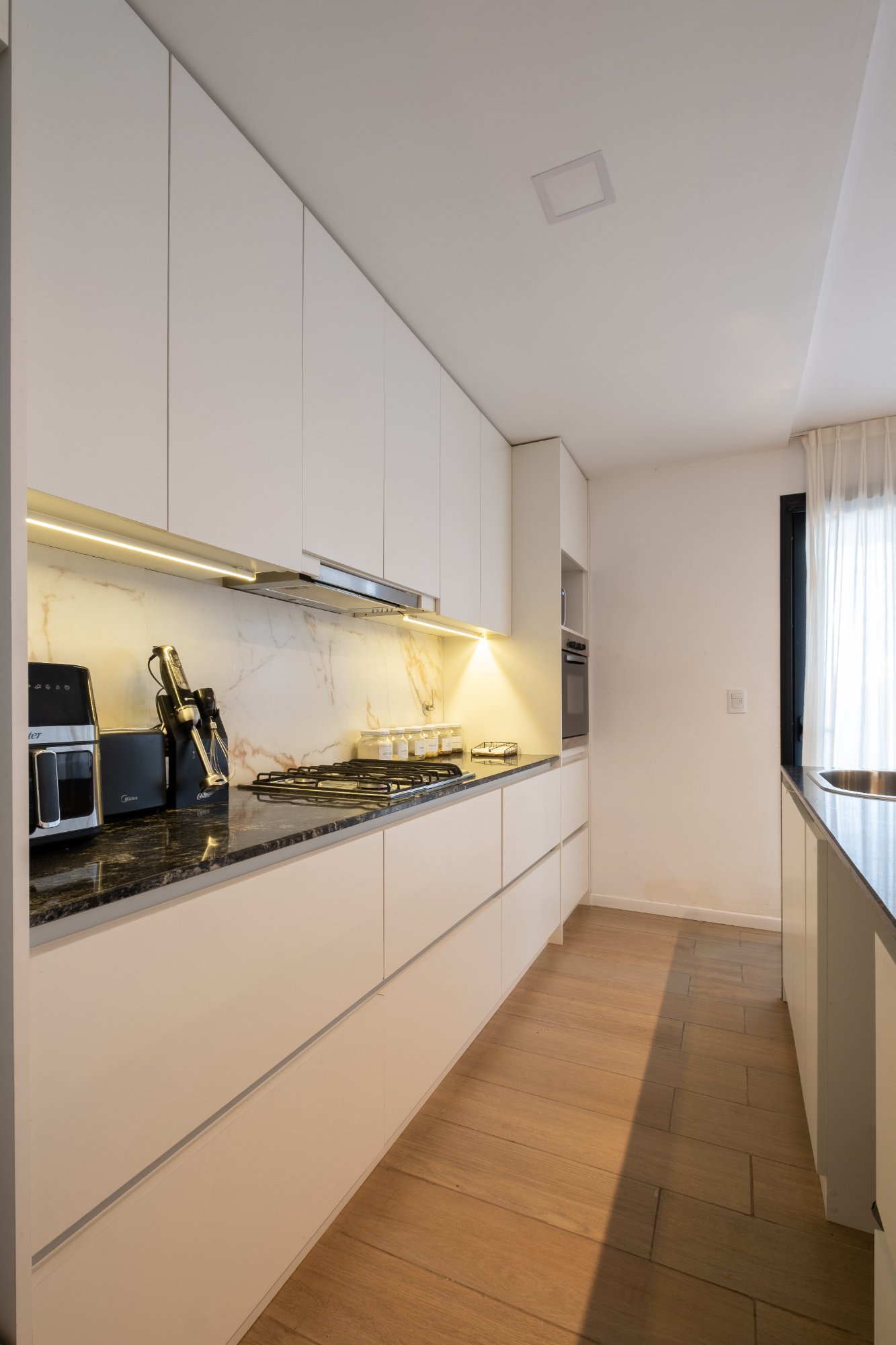 Cocina bajo mesada y aéreos